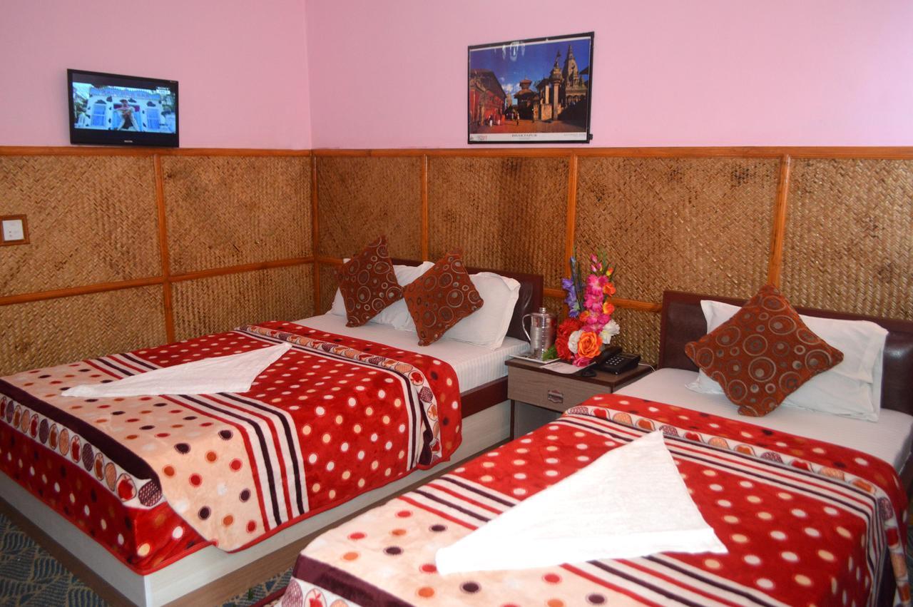 Pokhara Deep Sagar Hotel ภายนอก รูปภาพ