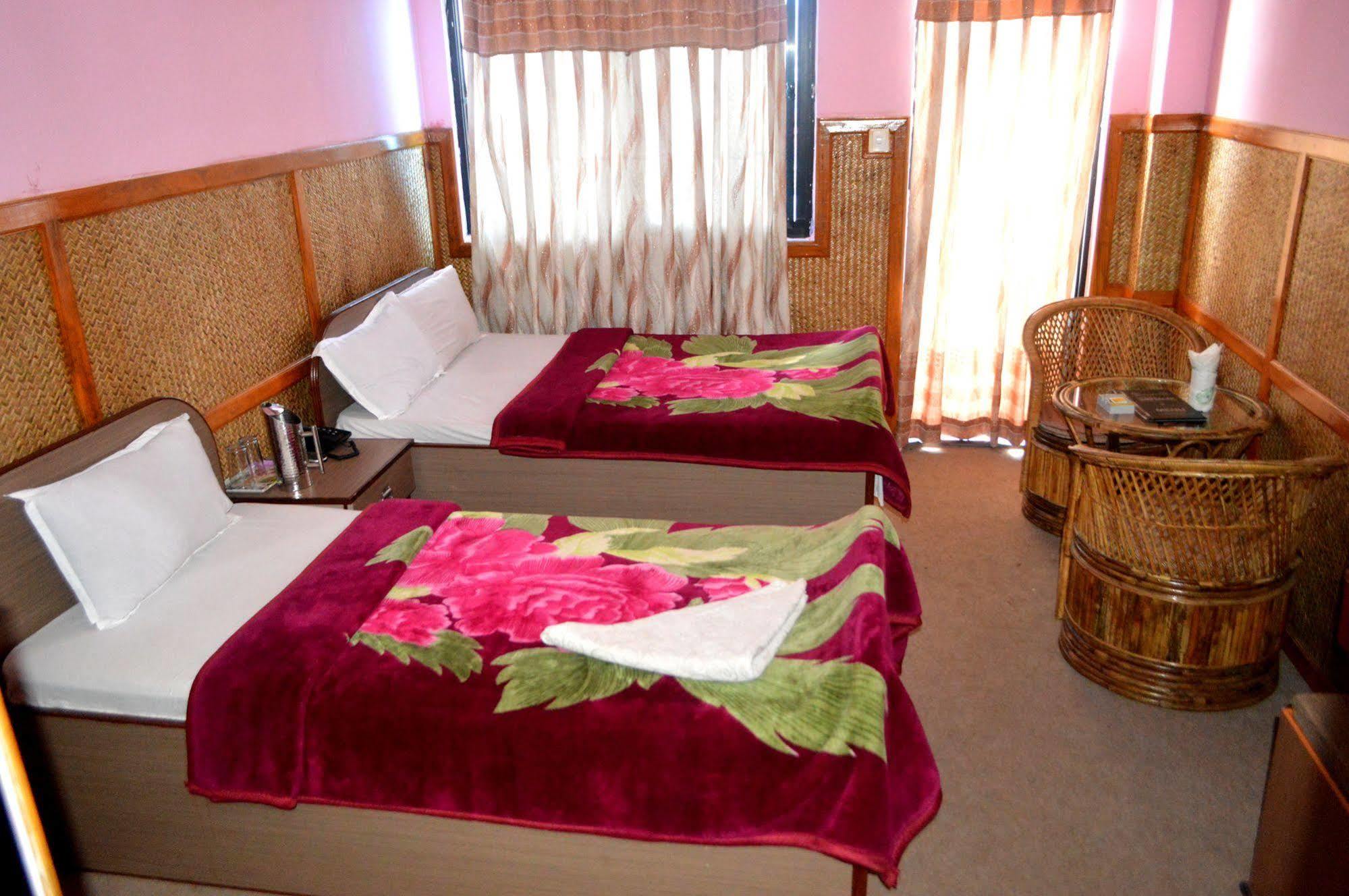 Pokhara Deep Sagar Hotel ภายนอก รูปภาพ