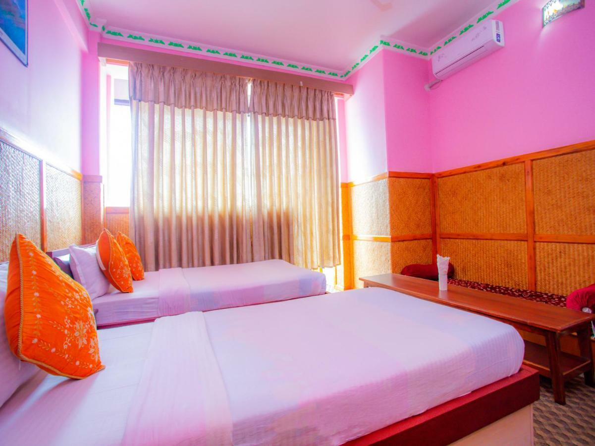 Pokhara Deep Sagar Hotel ภายนอก รูปภาพ